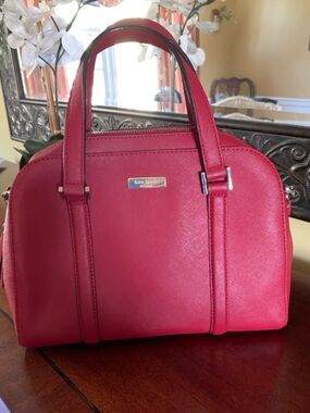 Kate Spade WKRU3367 Newberry Lane Felix Geranium Leather
Crossbody/Tote Bag